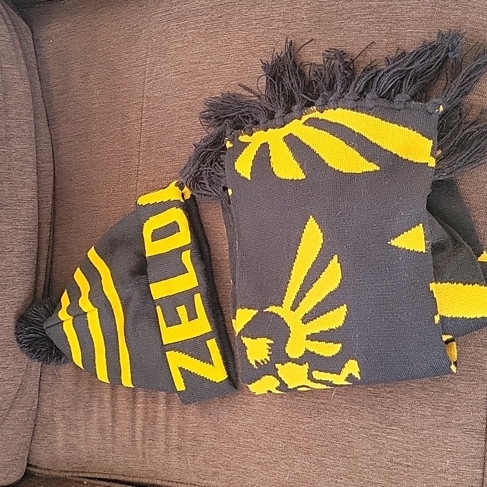Zelda- hat and scarf set